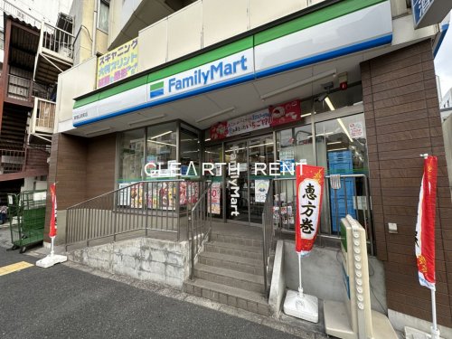 コンシェリア目白台 ＨＩＬＬＳＩＤＥ ＳＱＵＡＲＥ3階 【コンビニエンスストア】ファミリーマート 新宿山吹町店まで788ｍ