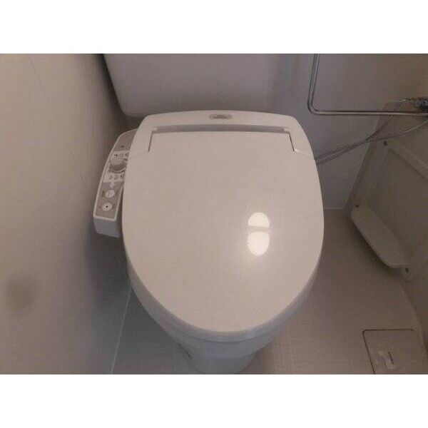 ロフティスピング鎌ヶ谷0101号室 トイレ