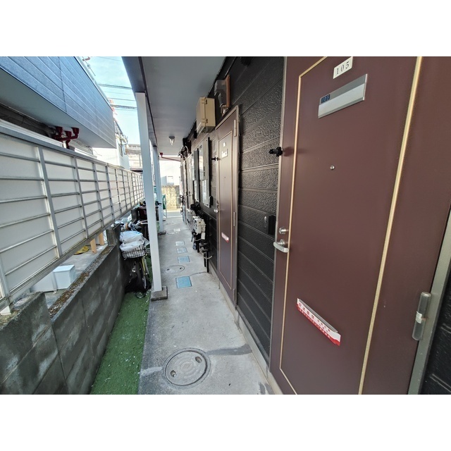 サンウィングB 玄関