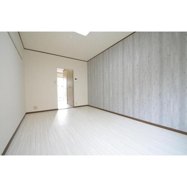 NJマンション204号室 リビング