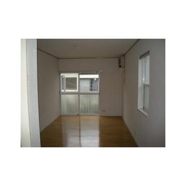 エステートピア松下102号室 リビング