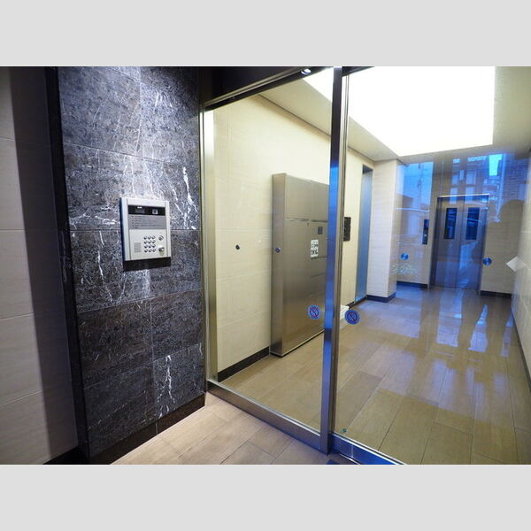 グリーンアベニューⅥ エントランス(オートロック・集合ポスト・宅配ボックス)