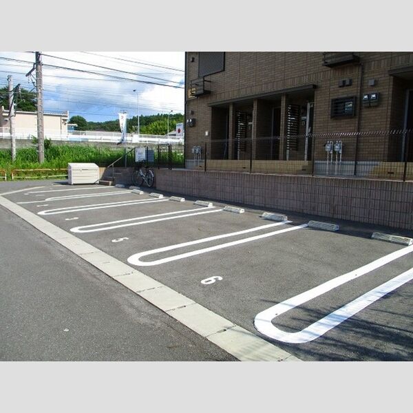 フェリジータ 駐車場