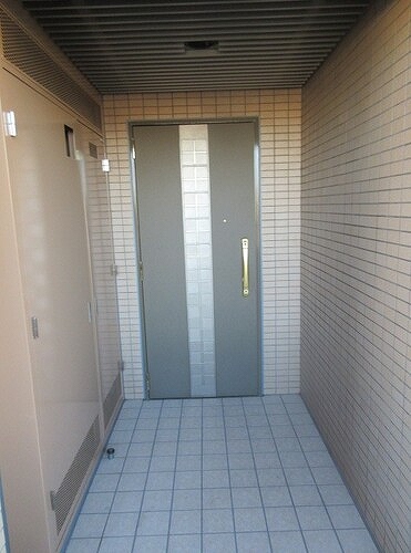 ライオンズヒルズ田端不動坂 アルコープ付き玄関※前回募集時2020年8月の写真