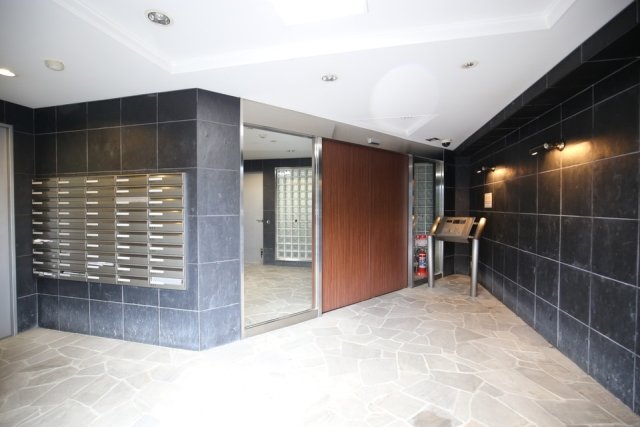 ヴェルト柿の木坂 エントランス