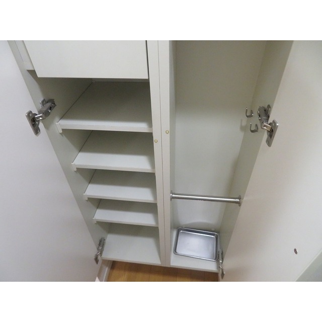 ユニロイヤル九段南0401号室 玄関収納