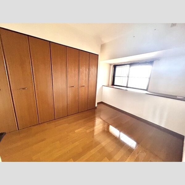 ソレイユ華302号室 洋室