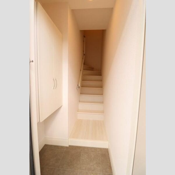 ソレイユ三原台　A 玄関にシューズBOX