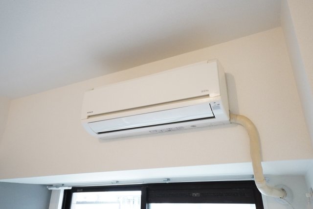 横浜平沼ダイカンプラザ三号館4階 エアコン