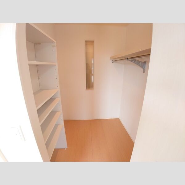 ソレイユ205号室 ウォークインクローゼット