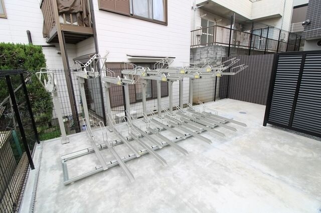 エスファルベ中野松が丘アネックス1階 部屋その他