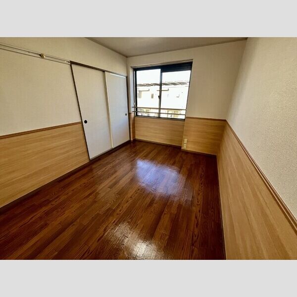 ロイヤルコート203号室 同建物別部屋の参考画像