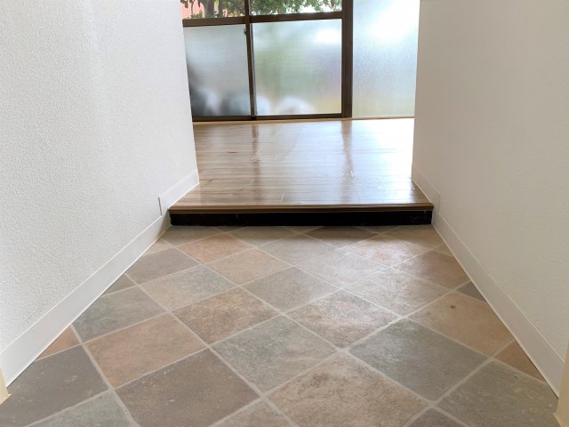 サンピア月見台101号室 玄関