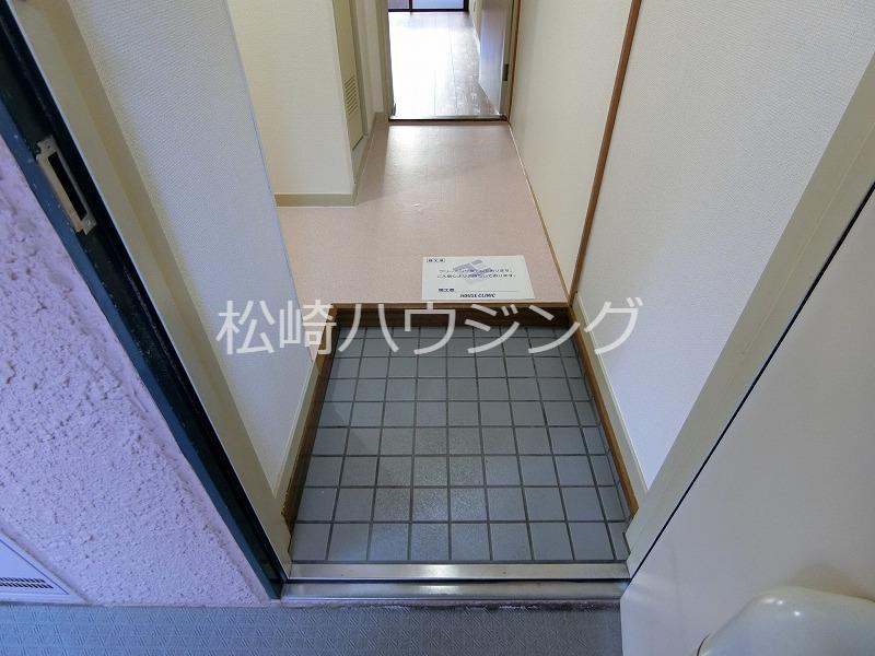 シャイニング小島 玄関