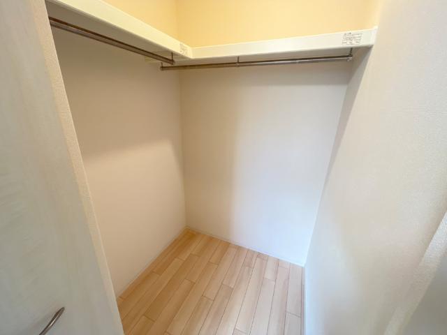 レジデンス202号室 ウォークインクローゼット