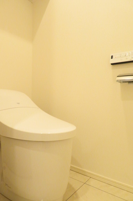 ガーラ・プレシャス赤坂見附5階 温水洗浄便座付洋式便器