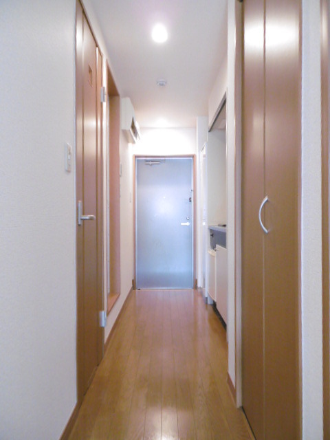 レオミノール明神町 玄関