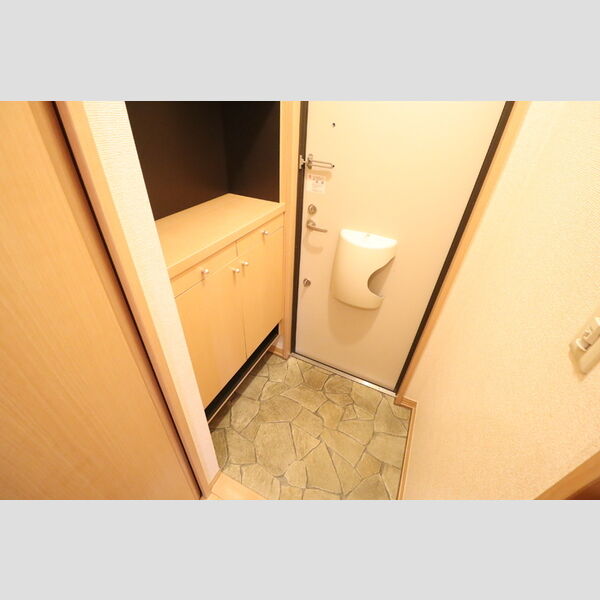 ウエストハウス 玄関