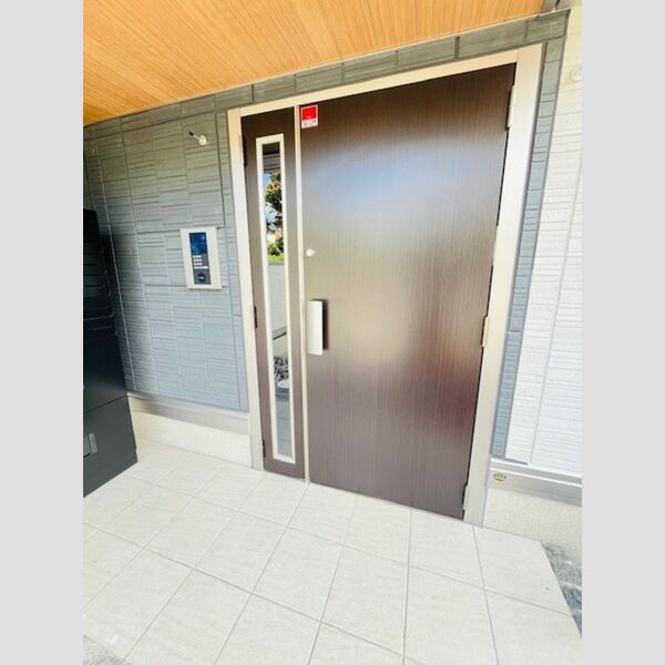 リベラマーロⅣ202号室 エントランス