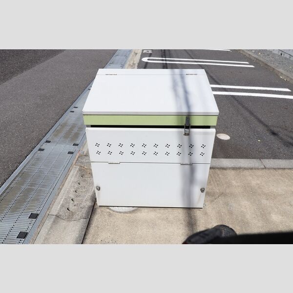 アインス　B棟101号室 ゴミストッカー