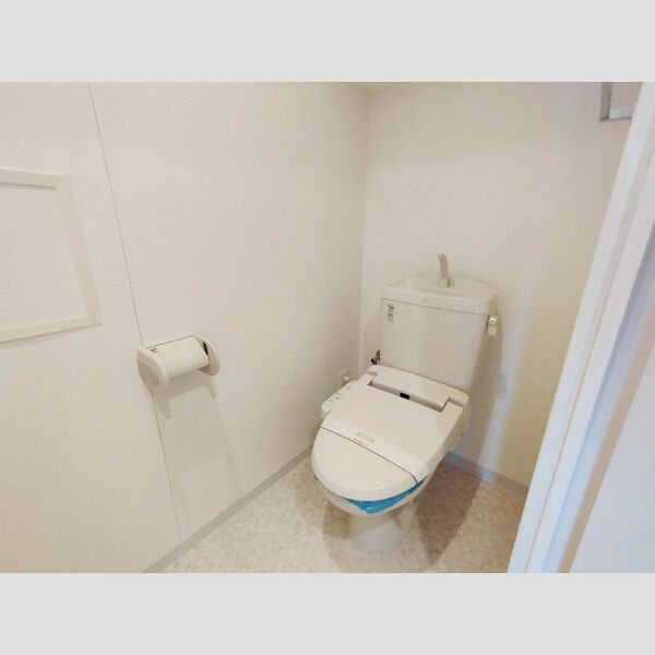 ガーデンハウス 402号室　トイレ