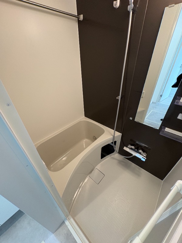 エトワールヴァリ　プレリュード1階 ※105号室は反転