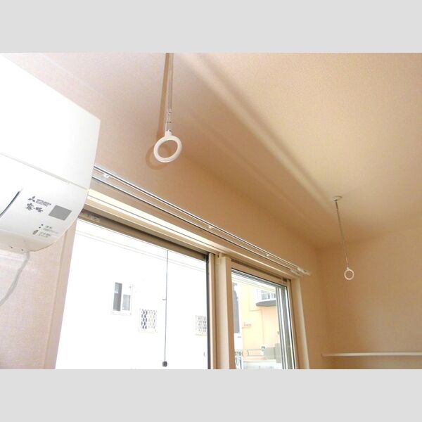 モンターニュ102号室 室内物干し