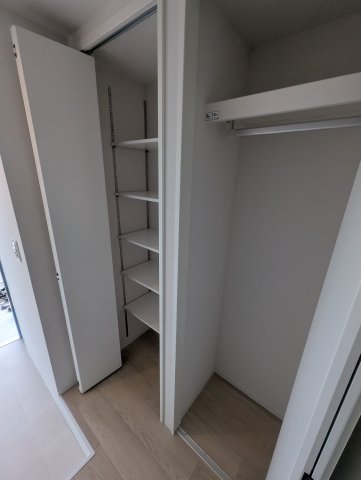 GENOVIA大山0301号室 収納