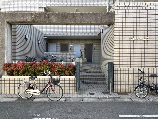 大成ルームズ エントランス