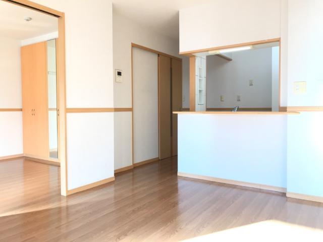 シンフォニー105号室 リビング