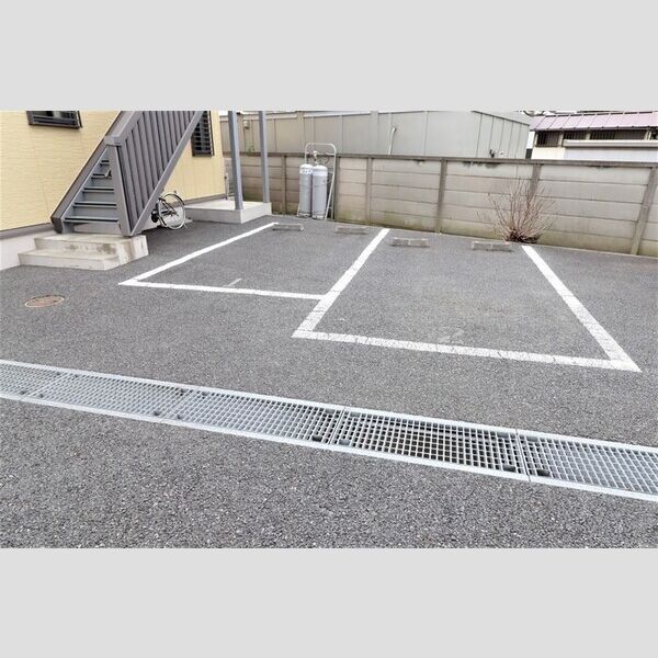 ウイスタリア湘南 駐車場