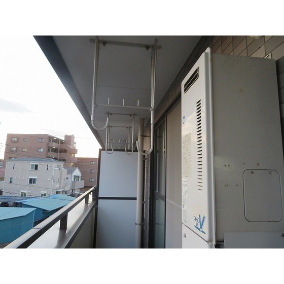 ファミーユコート恩田Ｂ棟0302号室 バルコニー