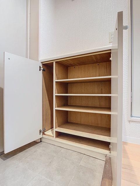 ライオンズマンション西新小岩 靴入