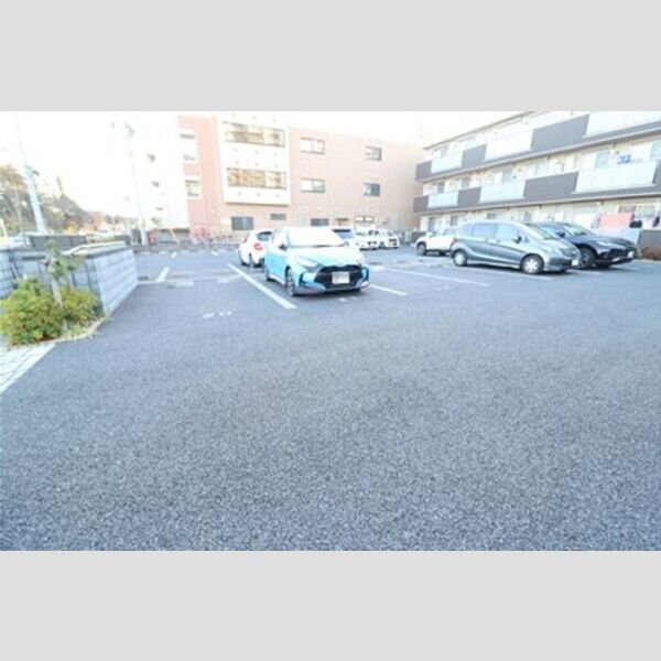アローフィールド　B 駐車場