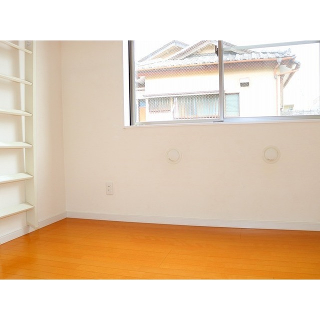 アザレアコート ※他のお部屋の参考写真です