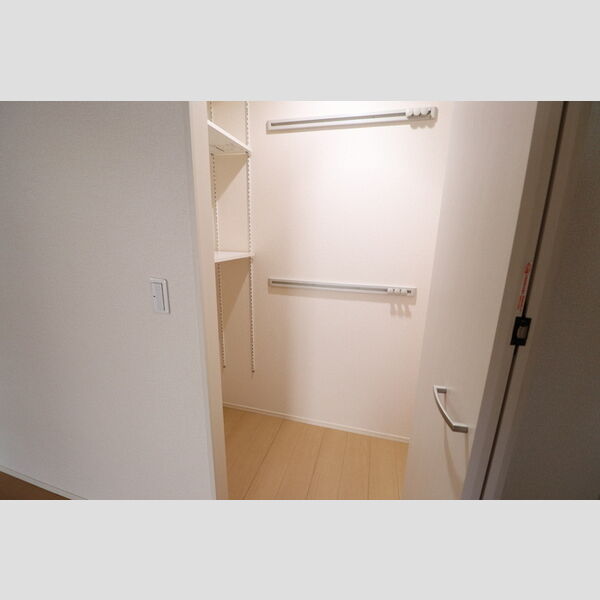 サンボナール北入曽 クローゼット