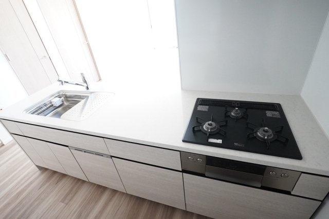 ＨＡＲＵＭＩ　ＦＬＡＧ　ＰＡＲＫ　ＶＩＬＬＡＧＥ　Ｂ棟16階 キッチン