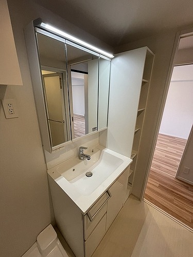 コスモ新小岩サウスコート 洗面化粧台（内装後）