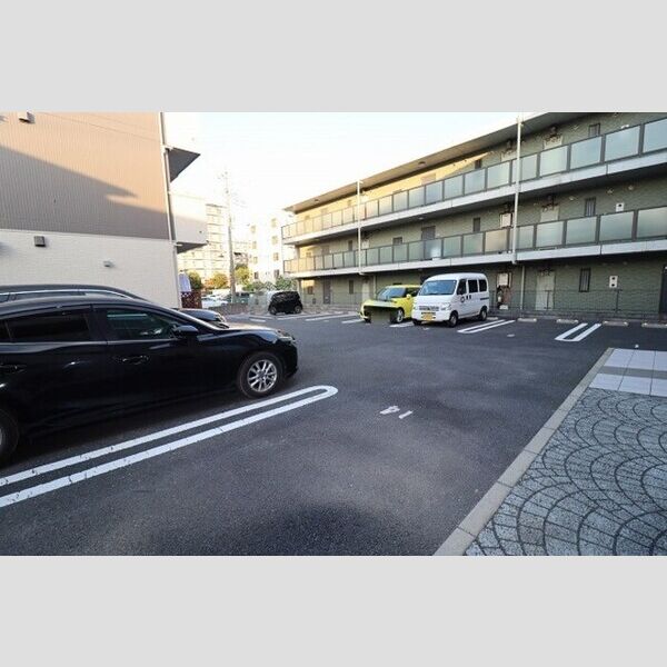 ルーエ　A203号室 駐車場