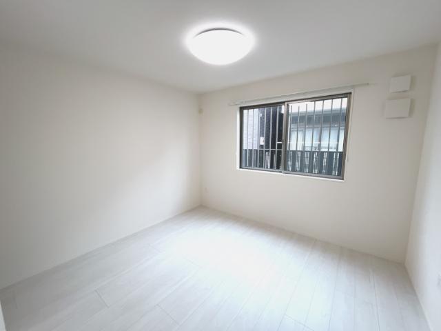 ルナーヴィラージュ 洋室