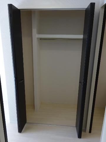 ユニヴァリィ　ルークス302号室 クローゼット