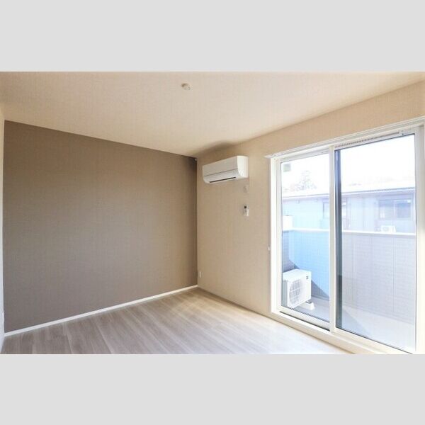 プラヴール301号室 洋室