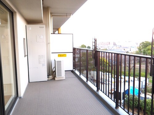 エクシオ中浦和レジデンス バルコニー別角度　※2025年10月撮影