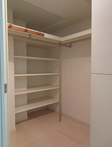 ライオンズヒルズ田端不動坂 ウォークインクロゼット　※前回募集時2020年8月の写真