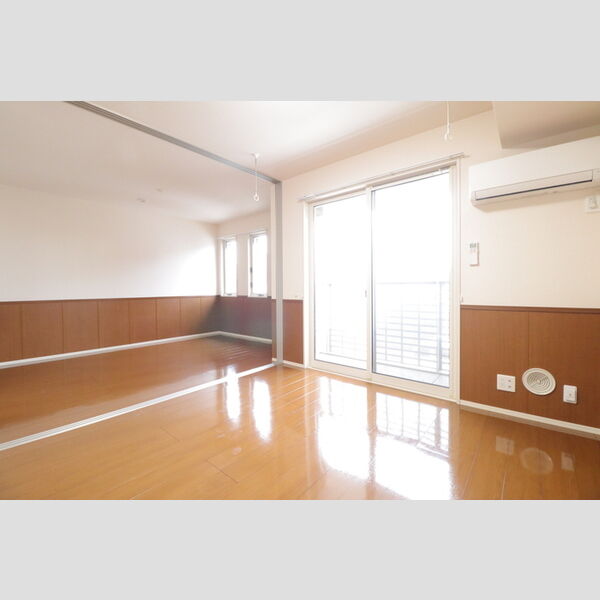 メゾンフォーレ リビング・洋室