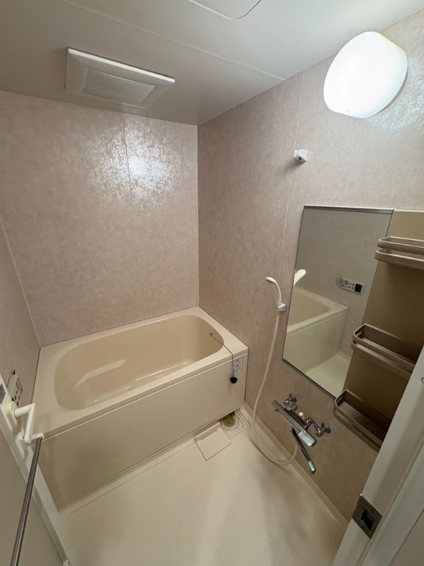 アウラ１０(E-058)1階 バス