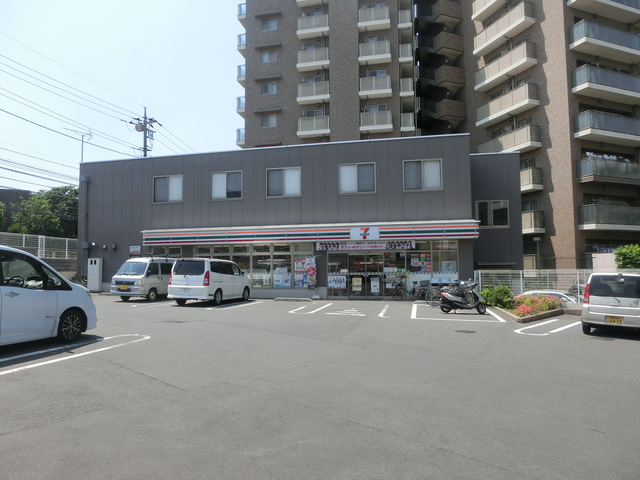 フロレスタ成増0203号室 【コンビニエンスストア】セブンイレブン板橋成増3丁目店まで531ｍ