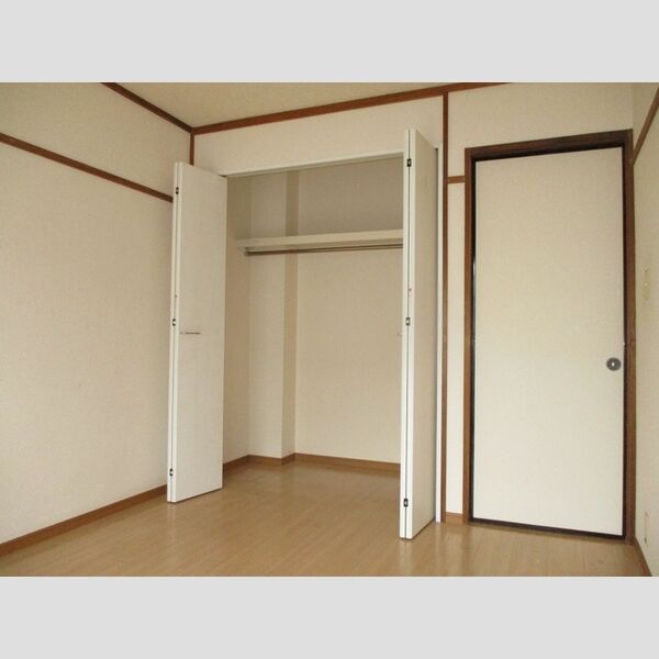 半田ハイツⅡ クローゼット