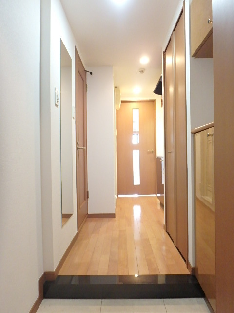 ガラ・シティ茗荷谷 明るい玄関です