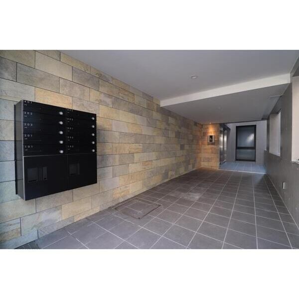 アリビオ中野 エントランス